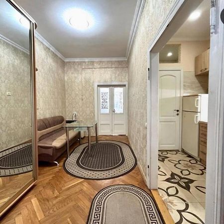 Центр, Біля Медичного Університету, Вулиця Личаківська Lviv Exterior foto